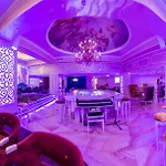 Rich Hotel