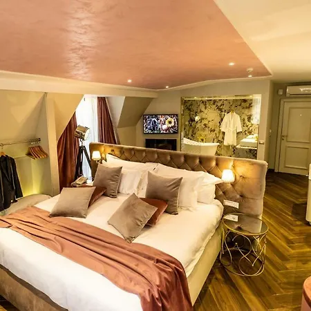 Rich Hotel 5*